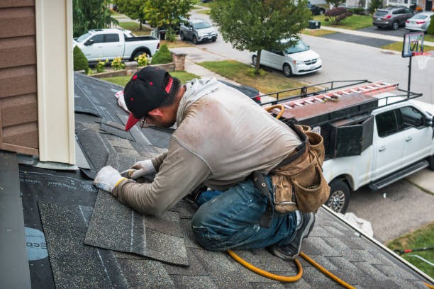 Professional Emergency Roof Repair technician working in Fairfield, TX